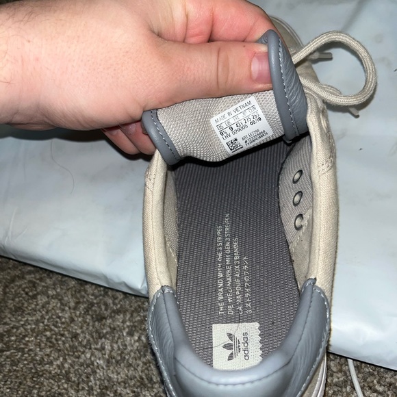 Adidas skateboarding shoes - Picture 2 of 4